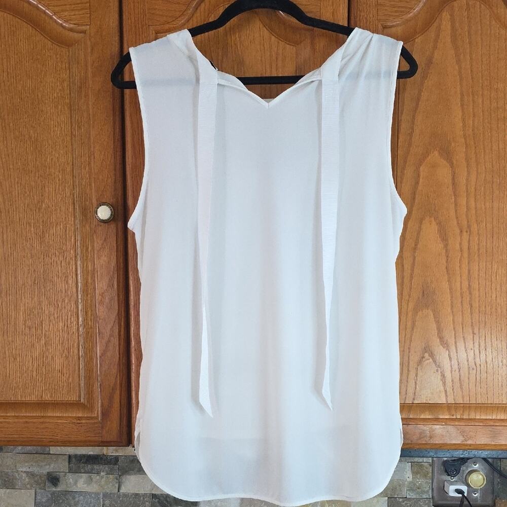 41 Hawthorn White Sleeveless Blouse - Picture 2 of 3